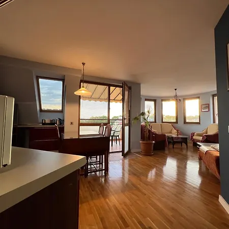 公寓 Thermae Heritage Penthouse With Garage 瓦爾納
